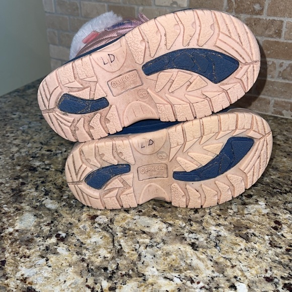 Good condition, size 8 kids snow boots! Osh Kosh pink, gray and blue! - Picture 5 of 5